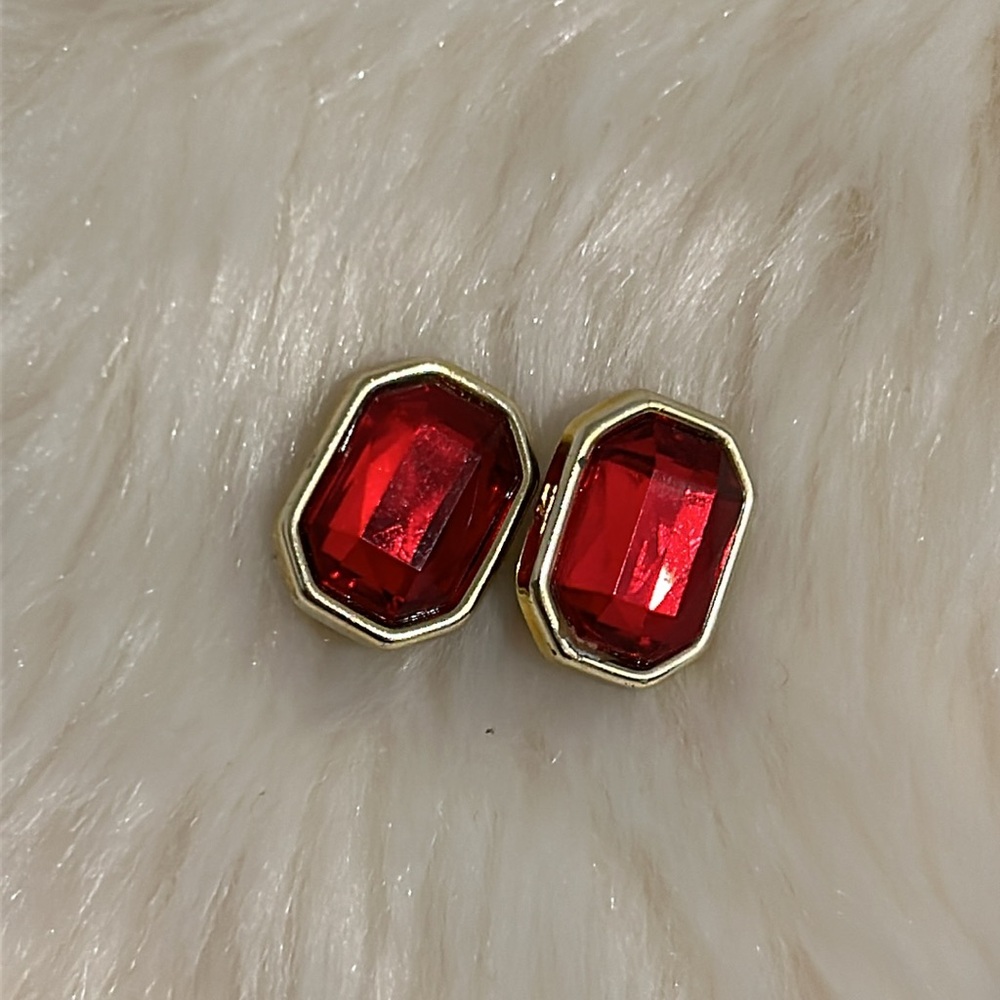 Elegant Red and Gold Stud VINTAGE CLIP ON Earrings